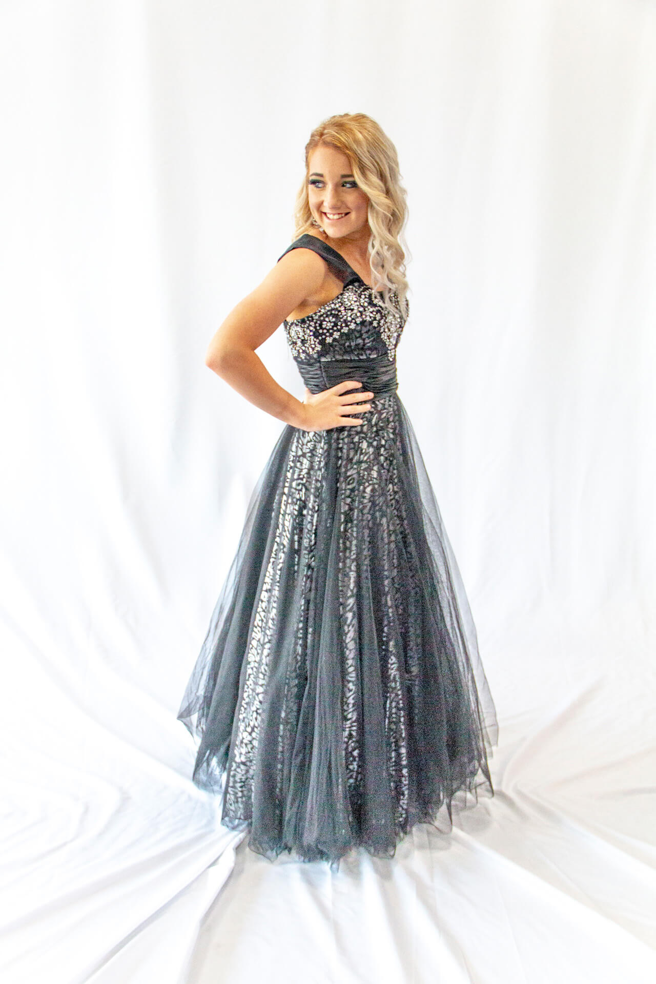 prom-tangled-in-tulle-bridal-prom-idaho-falls-idaho